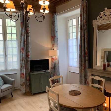 Appartement De Charme Dans Le Coeur Historique D'Uzes Bagian luar foto